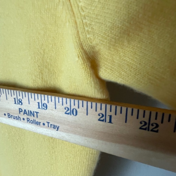 Lands’ End Yellow V-neck Cashmere Sweater M - Picture 7 of 12